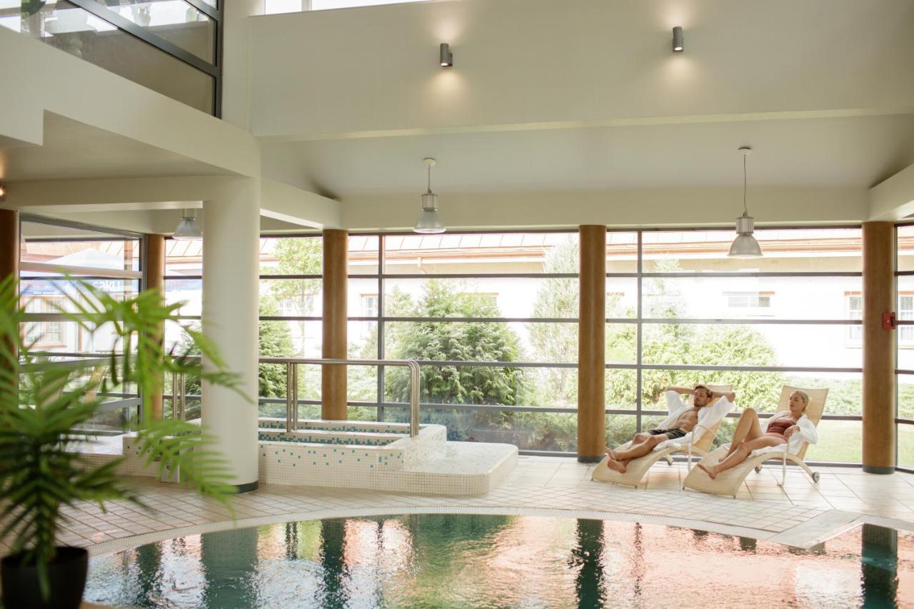 Saka Manor Hotel ภายนอก รูปภาพ