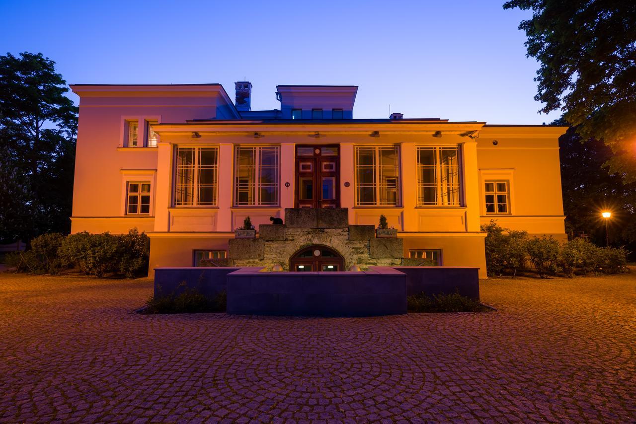 Saka Manor Hotel ภายนอก รูปภาพ